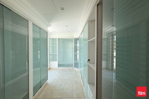 Villa in Jumeirah Islands, Dubai 5 bedrooms, 1305.6 sq.m. № 64173 - photo 21