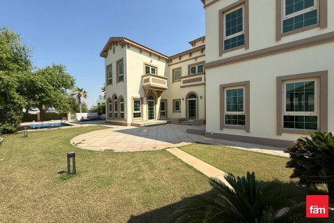 Villa in Jumeirah Islands, Dubai 5 bedrooms, 1305.6 sq.m. № 64173 - photo 3
