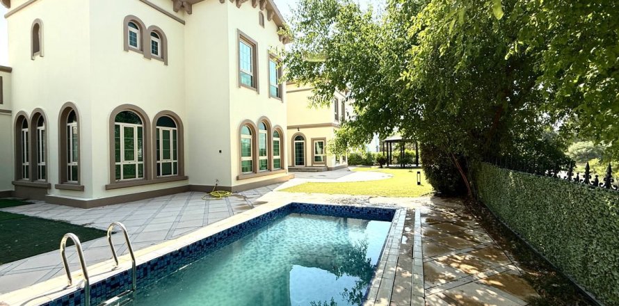 Villa in Jumeirah Islands, Dubai 5 bedrooms, 1305.6 sq.m. № 64173