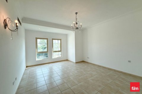 Villa in Jumeirah Islands, Dubai 5 bedrooms, 1305.6 sq.m. № 64173 - photo 15