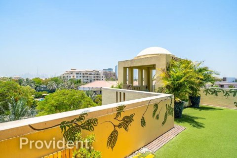Купить квартиру в Dubai Festival City, Дубай: 2 спальни, 210.6м², № 30650 - фото 1