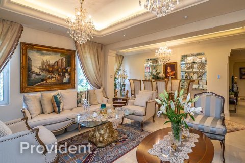 Apartment in Dubai Festival City, Dubai 3 bedrooms, 232.7 sq.m. № 30649 - photo 1