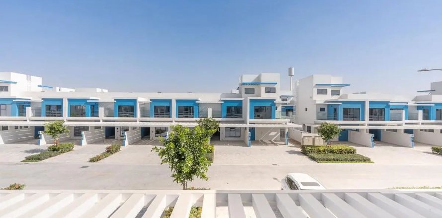 Adosado en Dubai, 5 dormitorios, 144 m², № 115788