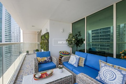 Apartment in Jumeirah Lake Towers, Dubai 3 bedrooms, 176.2 sq.m. № 21013 - photo 14