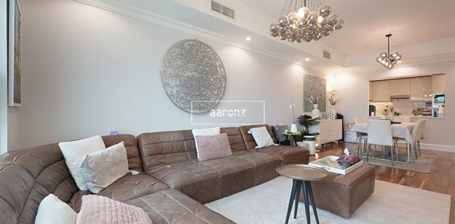 Apartment in Jumeirah Lake Towers, Dubai 3 bedrooms, 176.2 sq.m. № 21013
