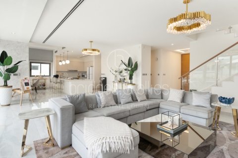 Villa à Dubai Hills Estate, Dubai, 5 chambres, 573.8 m², № 21015 - photo 8