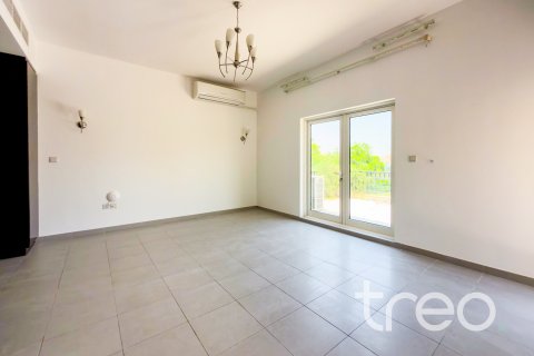 Villa in Hacienda, The Villa, Dubai 5 bedrooms, 342.63 sq.m. № 123631 - photo 6