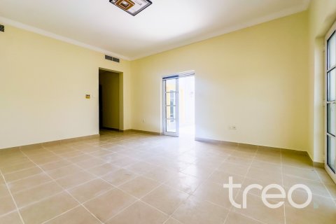 Villa en The Villa, Dubai, 4 dormitorios, 640.1 m², № 123626 - foto 13