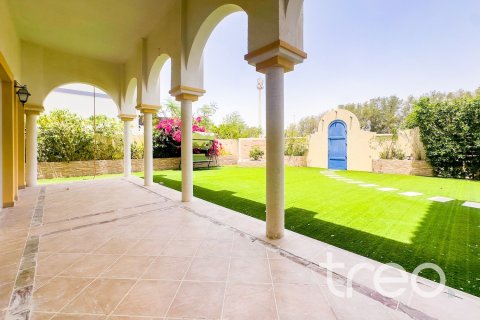 Villa en The Villa, Dubai, 4 dormitorios, 640.1 m², № 123626 - foto 2