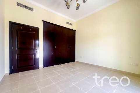 Villa en The Villa, Dubai, 4 dormitorios, 640.1 m², № 123626 - foto 14