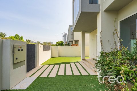 Adosado en Jumeirah Village Circle, Dubai, 4 dormitorios, 254.37 m², № 123627 - foto 21
