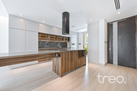 Adosado en Jumeirah Village Circle, Dubai, 4 dormitorios, 254.37 m², № 123627 - foto 3