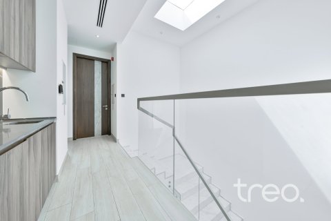 Adosado en Jumeirah Village Circle, Dubai, 4 dormitorios, 254.37 m², № 123627 - foto 10