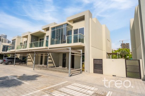 Adosado en Jumeirah Village Circle, Dubai, 4 dormitorios, 254.37 m², № 123627 - foto 24