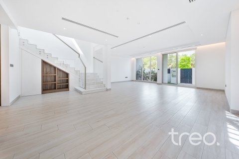 Adosado en Jumeirah Village Circle, Dubai, 4 dormitorios, 254.37 m², № 123627 - foto 2