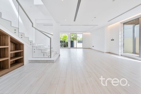 Adosado en Jumeirah Village Circle, Dubai, 4 dormitorios, 254.37 m², № 123627 - foto 6