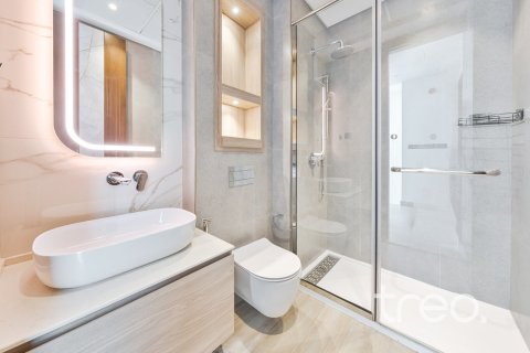 Adosado en Jumeirah Village Circle, Dubai, 4 dormitorios, 254.37 m², № 123627 - foto 17