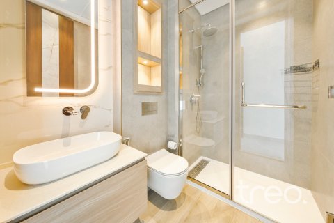 Adosado en Jumeirah Village Circle, Dubai, 4 dormitorios, 254.37 m², № 123627 - foto 12