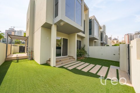 Adosado en Jumeirah Village Circle, Dubai, 4 dormitorios, 254.37 m², № 123627