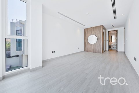 Adosado en Jumeirah Village Circle, Dubai, 4 dormitorios, 254.37 m², № 123627 - foto 18