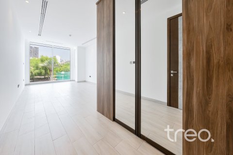 Adosado en Jumeirah Village Circle, Dubai, 4 dormitorios, 254.37 m², № 123627 - foto 9