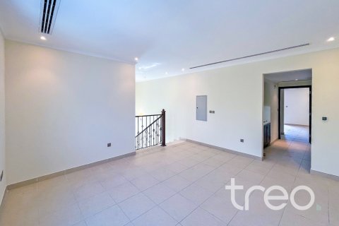 Villa in Legacy, Jumeirah Park, Dubai 3 bedrooms, 677.08 sq.m. № 123625 - photo 10