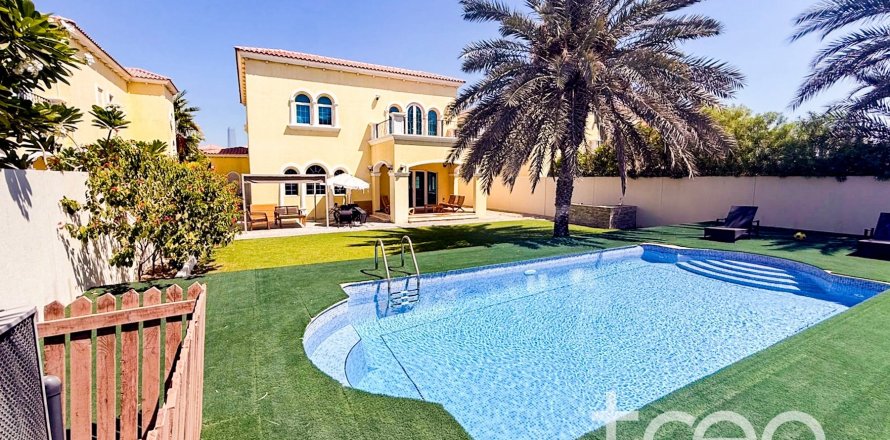 Villa in Legacy, Jumeirah Park, Dubai 3 bedrooms, 677.08 sq.m. № 123625