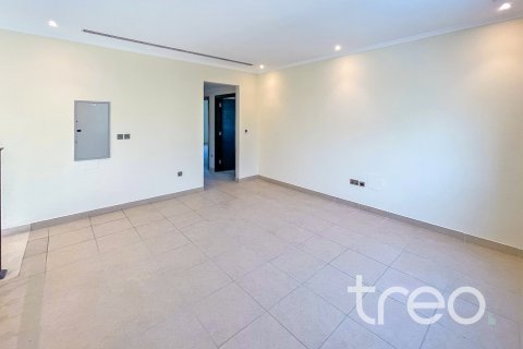Villa in Legacy, Jumeirah Park, Dubai 3 bedrooms, 677.08 sq.m. № 123625 - photo 11