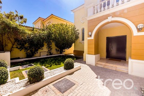 Villa in Legacy, Jumeirah Park, Dubai 3 bedrooms, 677.08 sq.m. № 123625 - photo 13
