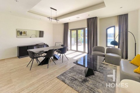 Villa à Palm Jumeirah, Dubai, 4 chambres, 465 m², № 14098 - photo 5