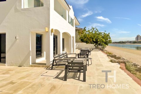 Villa à Palm Jumeirah, Dubai, 4 chambres, 465 m², № 14098 - photo 1