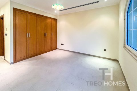 Villa in Legacy, Jumeirah Park, Dubai 5 bedrooms, 436 sq.m. № 14103 - photo 13