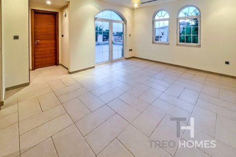 Villa in Legacy, Jumeirah Park, Dubai 5 bedrooms, 436 sq.m. № 14103 - photo 17