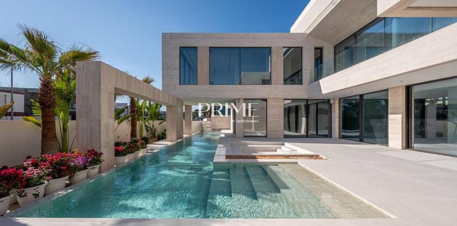 Villa à Dubai, 7 chambres, 1212 m², № 58538