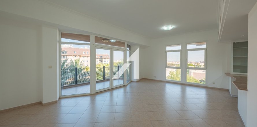 Квартира в Дубае, 2 спальни, 141.1м², № 24144
