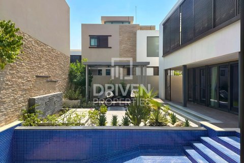 Villa in Sobha Hartland, Mohammed Bin Rashid City, Dubai 4 bedrooms, 559.09 sq.m. № 142842 - photo 2