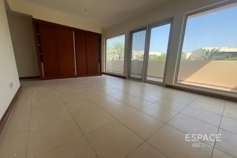 Villa in Saheel, Arabian Ranches, Dubai 5 bedrooms, 450 sq.m. № 62266 - photo 5