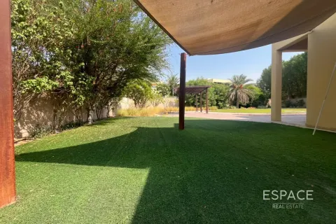 Villa in Saheel, Arabian Ranches, Dubai 5 bedrooms, 450 sq.m. № 62266 - photo 3