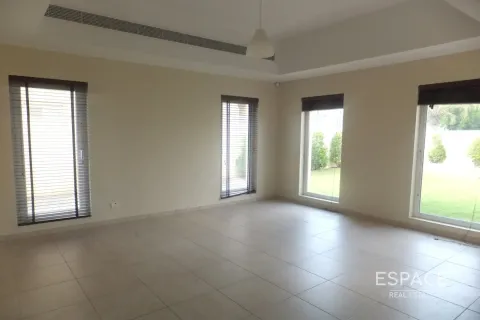 Villa à Arabian Ranches, Dubai, 4 chambres, 367 m², № 62267 - photo 1