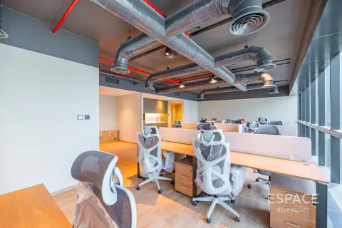 Oficina en Jumeirah Lake Towers, Dubai, 214 m², № 62270 - foto 16