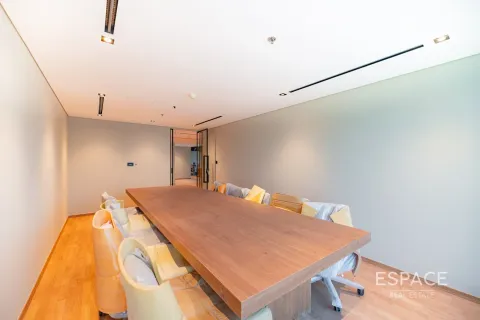 Oficina en Jumeirah Lake Towers, Dubai, 214 m², № 62270 - foto 3