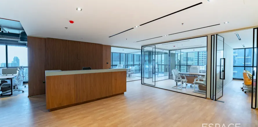 Oficina en Jumeirah Lake Towers, Dubai, 214 m², № 62270