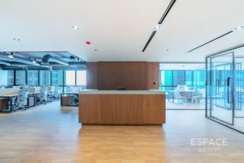 Oficina en Jumeirah Lake Towers, Dubai, 214 m², № 62270 - foto 11