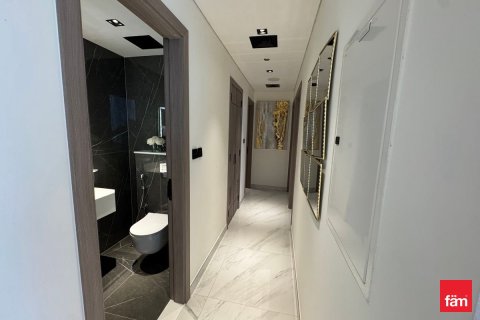 Купить квартиру в Дубай Студио-Сити, Дубай: 2 спальни, 269.8м², № 23224 - фото 17