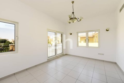 Снять в аренду виллу в The Villa, Дубай: 5 спален, 334м², № 21920 - фото 15