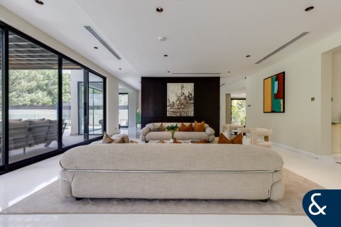 Снять в аренду виллу в The Lakes, Дубай: 6 спален, 692м², № 91497 - фото 7