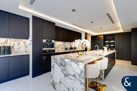 Снять в аренду виллу в The Lakes, Дубай: 6 спален, 692м², № 91497 - фото 2