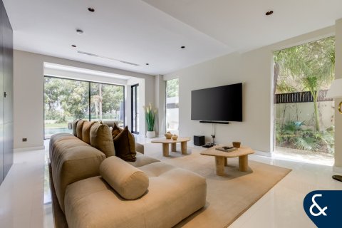 Снять в аренду виллу в The Lakes, Дубай: 6 спален, 692м², № 91497 - фото 8