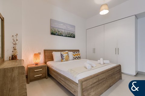 Apartment in Shams, Jumeirah Beach Residence, Dubai 2 bedrooms, 175 sq.m. № 91505 - photo 4