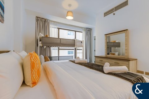 Apartment in Shams, Jumeirah Beach Residence, Dubai 2 bedrooms, 175 sq.m. № 91505 - photo 8